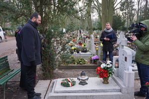 Uroczystość złożenia kwiatów na grobach ofiar Grudnia`70  na Cmentarzu Centralnym