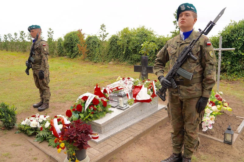 Prezentacja muralu kapitana Władysława Sierki, uczestnik Bitwy Warszawskiej 1920 r. oraz wojny obronnej w 1939 r - Kosin, 22 sierpnia 2024 r.