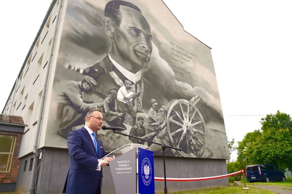 Prezentacja muralu kapitana Władysława Sierki, uczestnik Bitwy Warszawskiej 1920 r. oraz wojny obronnej w 1939 r - Kosin, 22 sierpnia 2024 r.