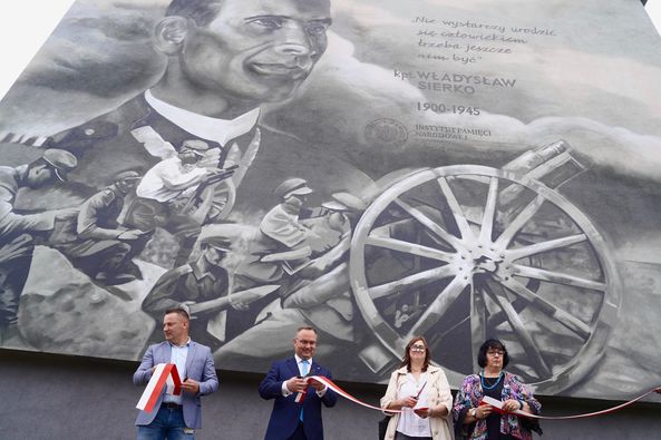 Prezentacja muralu kapitana Władysława Sierki, uczestnik Bitwy Warszawskiej 1920 r. oraz wojny obronnej w 1939 r - Kosin, 22 sierpnia 2024 r.