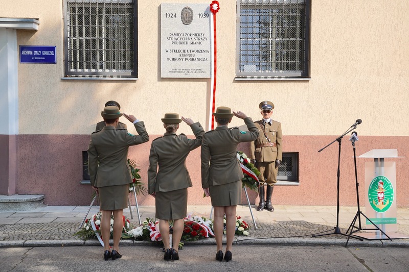 Uroczystość odsłonięcia tablicy upamiętniającej 100. rocznicę utworzenia Korpusu Ochrony Pogranicza – Szczecin, 17 września 2014.
