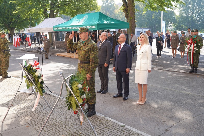 Uroczystość odsłonięcia tablicy upamiętniającej 100. rocznicę utworzenia Korpusu Ochrony Pogranicza – Szczecin, 17 września 2014.