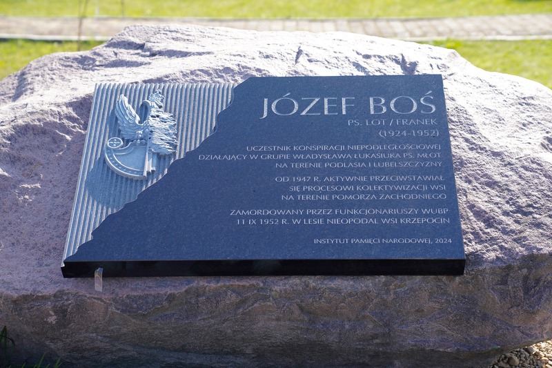 Uroczystość odsłonięcia tablicy upamiętniającej Józefa Bosia "Lot" – Krzepocin, 19 września 2014.