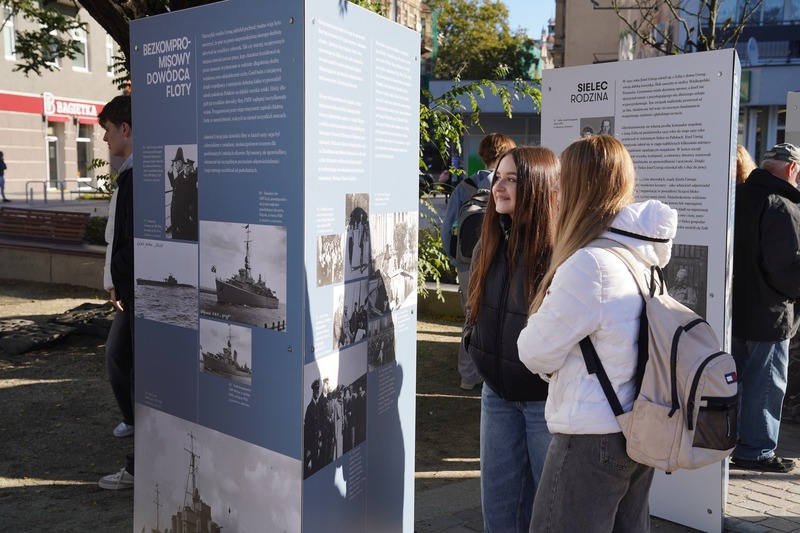 Wernisaż wystawy Oddziałowego Biura Edukacji Narodowej IPN o. w Szczecinie „Admirał Józef Unrug, dowódca i wychowawca” – Szczecin, 15 października 2024