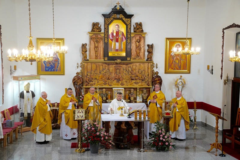 Uroczystość poświęcenia witraża ks. abpa Antoniego Baraniaka – Kobylanka, 21 października 2024 r.