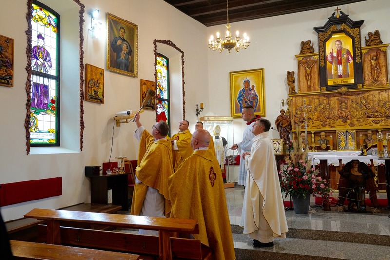 Uroczystość poświęcenia witraża ks. abpa Antoniego Baraniaka – Kobylanka, 21 października 2024 r.