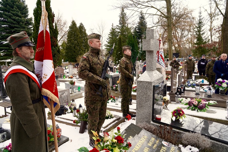 Prezentacja nagrobka Powstańca Wielkopolskiego – Ludwika Sarrazina – Gorzów Wielkopolski, 18 lutego 2025