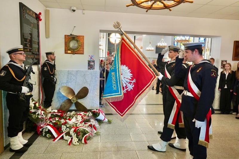 Uroczystość odsłonięcia tablicy poświęconej pamięci kapelanów, ofiar zbrodni katyńskiej – Świnoujście, 5 maja 2025.