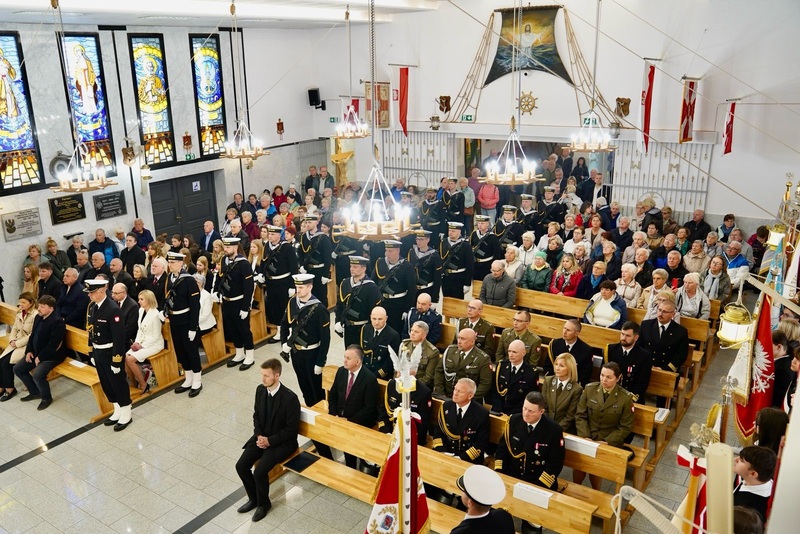 Uroczystość odsłonięcia tablicy poświęconej pamięci kapelanów, ofiar zbrodni katyńskiej – Świnoujście, 5 maja 2025.