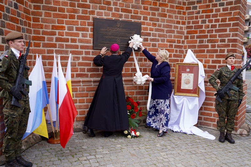 Uroczystość odsłonięcia tablicy poświęconej „Sprawiedliwemu wśród narodów świata", ks. Józefowi Czapranowi – Gorzów Wielkopolski, 8 maja 2025