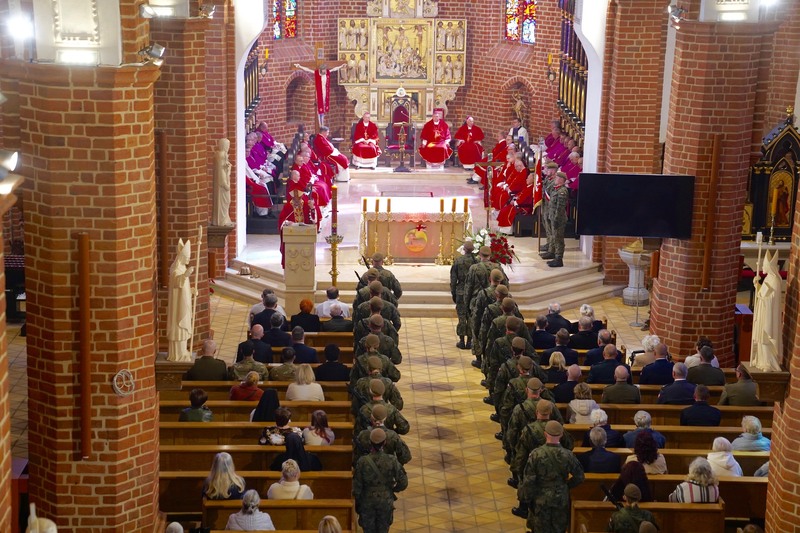 Uroczystość odsłonięcia tablicy poświęconej „Sprawiedliwemu wśród narodów świata", ks. Józefowi Czapranowi – Gorzów Wielkopolski, 8 maja 2025