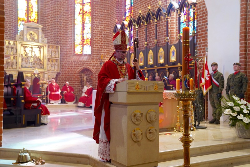 Uroczystość odsłonięcia tablicy poświęconej „Sprawiedliwemu wśród narodów świata", ks. Józefowi Czapranowi – Gorzów Wielkopolski, 8 maja 2025