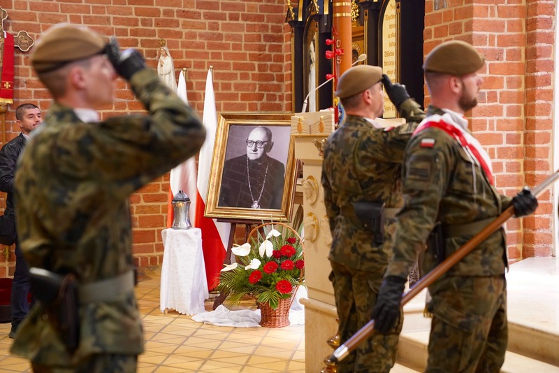 Uroczystość odsłonięcia tablicy poświęconej „Sprawiedliwemu wśród narodów świata", ks. Józefowi Czapranowi – Gorzów Wielkopolski, 8 maja 2025