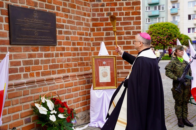 Uroczystość odsłonięcia tablicy poświęconej „Sprawiedliwemu wśród narodów świata", ks. Józefowi Czapranowi – Gorzów Wielkopolski, 8 maja 2025