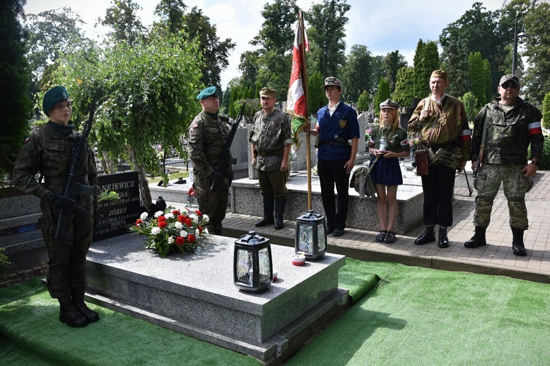 Uroczystość nadania nazwy placu imienia powstańca warszawskiego Józefa Ankiewicza ps. „Rdzeń”