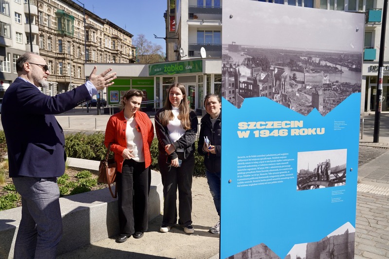 Plenerową wystawę „Wygnali Bieruta z trybuny" otworzyliśmy w centrum Szczecina – Szczecin, 17 kwietnia 2026