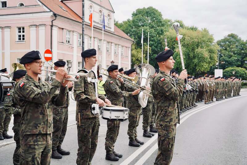 Prezentacja pamiątkowego muralu na 30-lecie powstania 17 Wielkopolskiej Brygady Zmechanizowanej im. generała broni Józefa Dowbora-Muśnickiego – Międzyrzecz, 11 września 2026