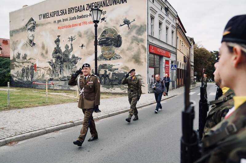 Prezentacja pamiątkowego muralu na 30-lecie powstania 17 Wielkopolskiej Brygady Zmechanizowanej im. generała broni Józefa Dowbora-Muśnickiego – Międzyrzecz, 11 września 2026