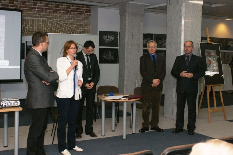 Dr Marcin Stefaniak – Dyrektor IPN Oddział w Szczecinie, Bożena Winiarska – Wicedyrektor Książnicy Pomorskiej w Szczecinie, dr Sebastian Ligarski, prof. dr hab. Rafał Habielski, dr Paweł Szulc