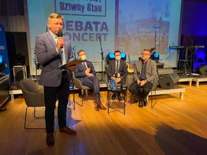 Debata i koncert Fabryki