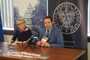 IPN przekazał kuratorom oświaty w Szczecinie podręczniki do historii Polski w języku ukraińskim.8