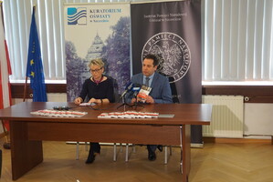 IPN przekazał kuratorom oświaty w Szczecinie podręczniki do historii Polski w języku ukraińskim.10
