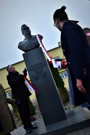 Odsłonięcie pomnika Marszałka Józefa Piłsudskiego, Złocieniec, 5 grudnia 2022