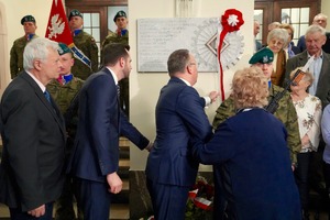 Uroczystość odsłonięcia tablicy upamiętniającej Polaków wywiezionych na roboty przemysłowe do III Rzeszy – Szczecin,16 kwietnia 2024 r.